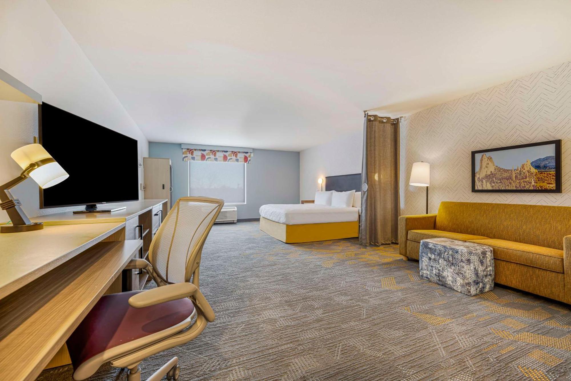 Home2 Suites By Hilton Colorado Springs Airport Exterior photo