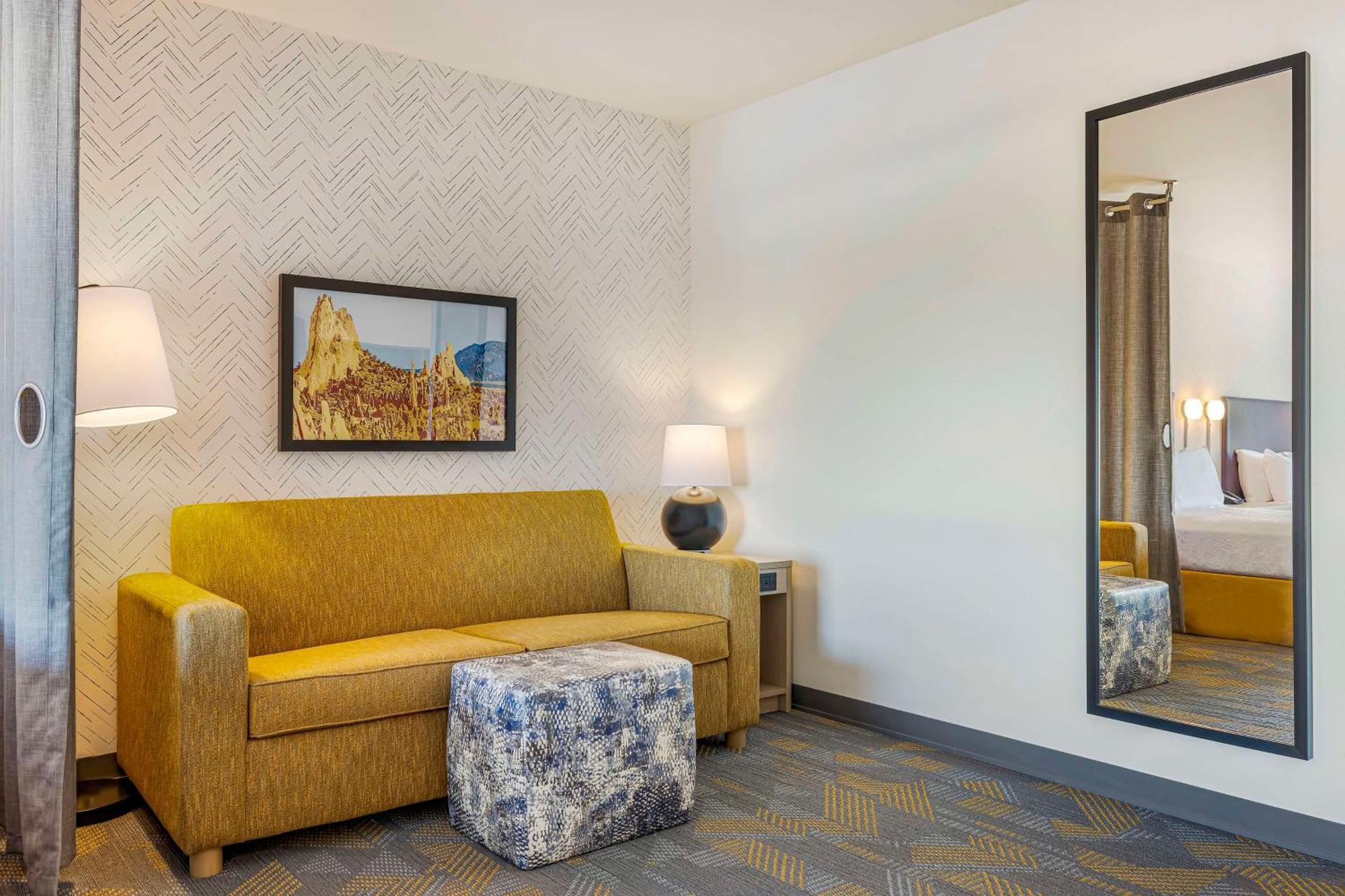 Home2 Suites By Hilton Colorado Springs Airport Exterior photo