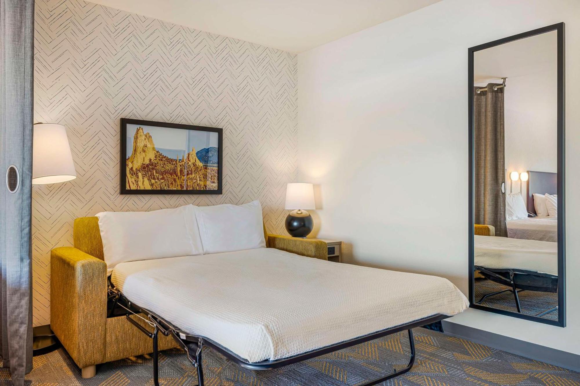Home2 Suites By Hilton Colorado Springs Airport Exterior photo