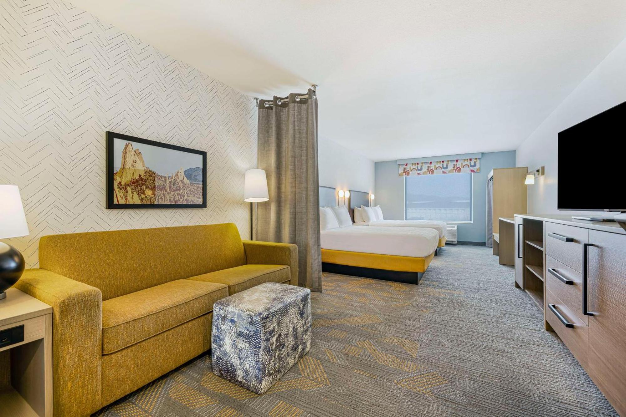 Home2 Suites By Hilton Colorado Springs Airport Exterior photo